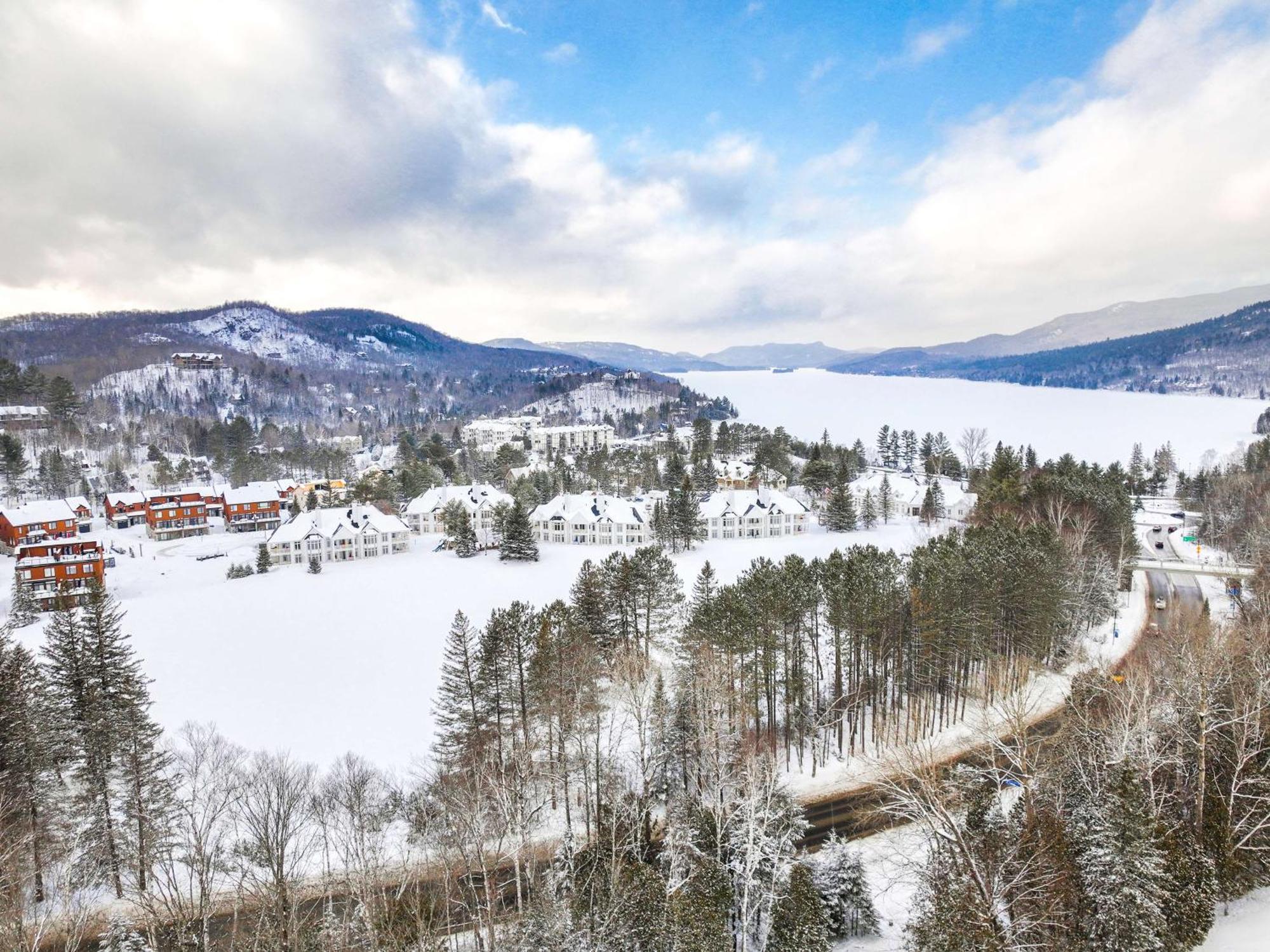 Hilton Grand Vacations Club Tremblant Canada มงต์-ทร็องบล็องต์ ภายนอก รูปภาพ